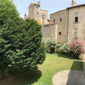 à La Roquette, Dans L'hotel De Divonne, Classé. Arles